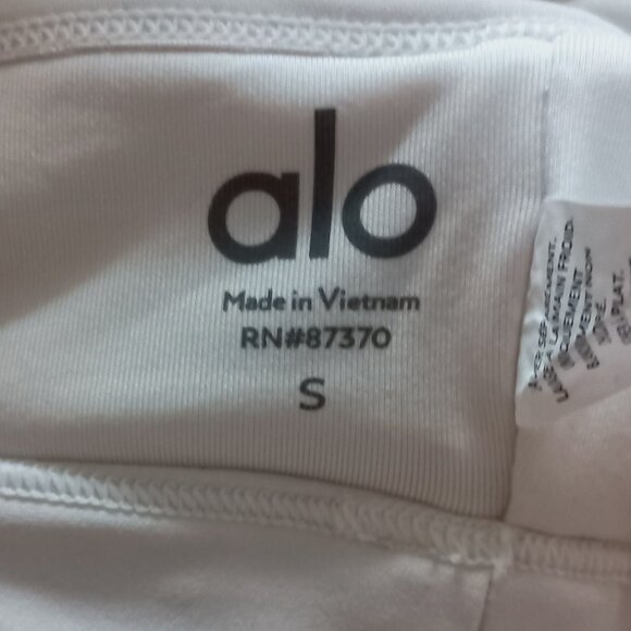 ALO YOGA AIRLIFT BRA in white AND LEGGINGS in red - set - S - Picture 13 of 14